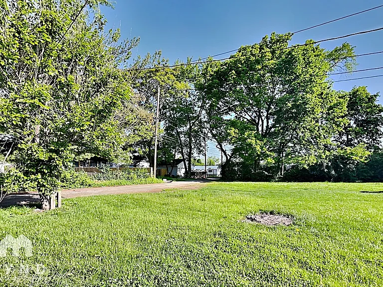 2405 S 7th St — Photo 12