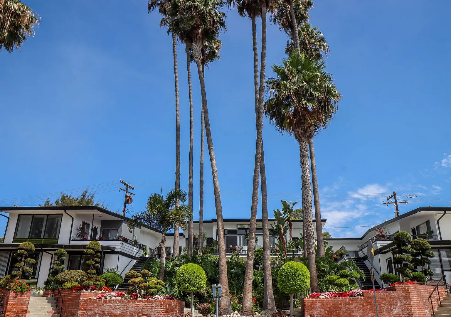 250 Cliff Drive — Photo 4