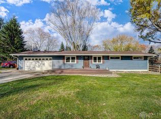 27 Pine Bluff Dr, Dayton, OH 45440