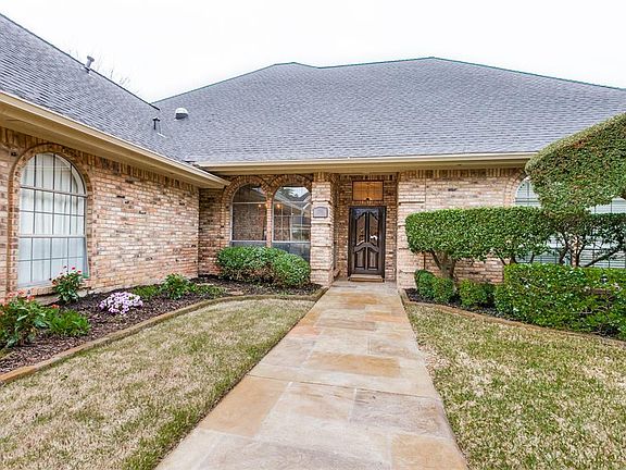 5th image of 1301 Crest Dr