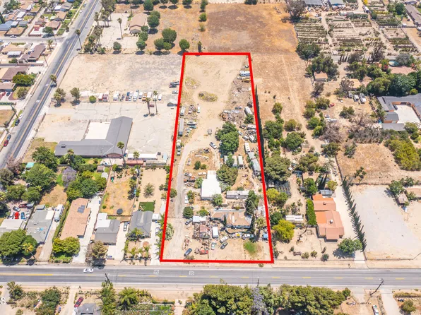 10967 Locust Ave, Bloomington, CA 92316