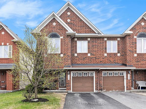 110 Silvermoon Cres, Ottawa, ON K4A 0P9