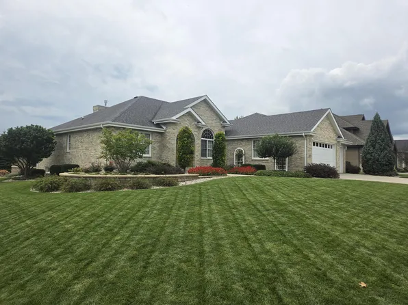 8971 Hibiscus Dr, Saint John, IN 46373