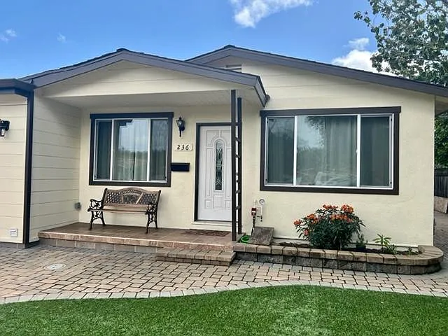 236 Bradford Dr — Photo 3