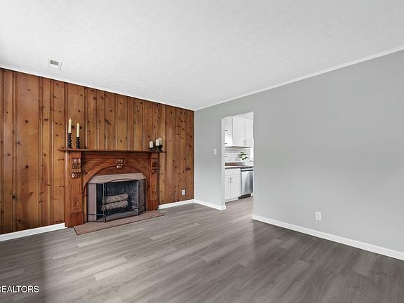 5th image of 2741 Lay Ave