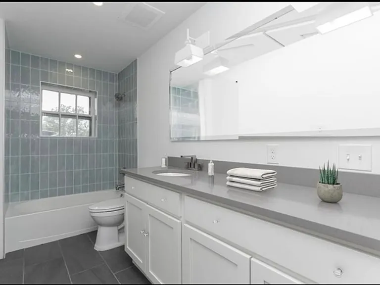 525 Graydon Ave #B — Photo 1