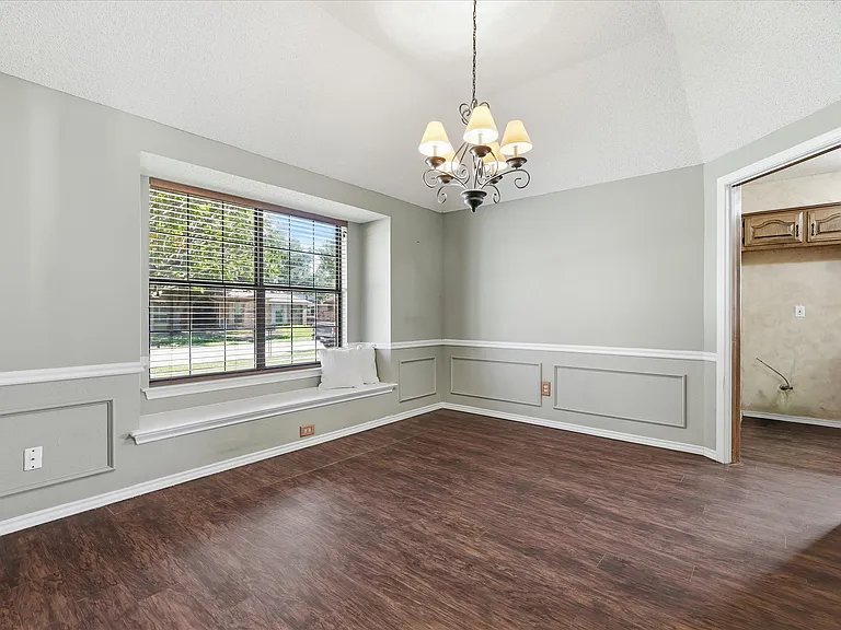 1774 Clydesdale Dr — Photo 9