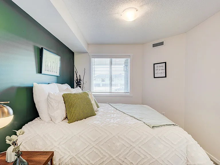 905 Evanston Dr NW — Photo 55