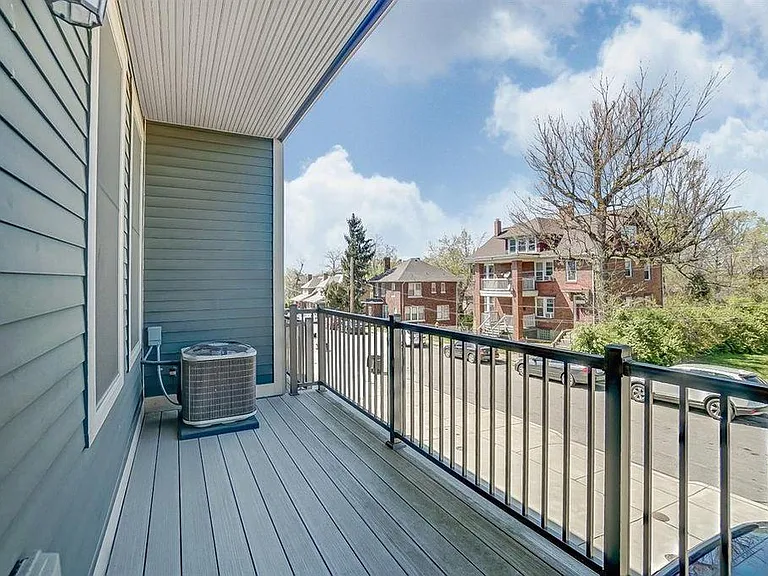 440 Northern Ave — Photo 6