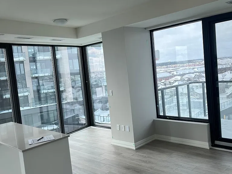 1415 Dundas St E #909 — Photo 2
