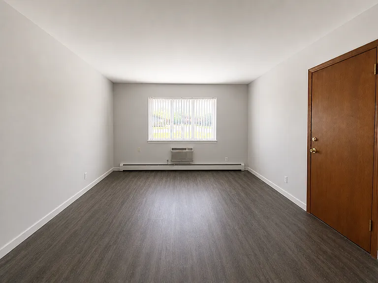O-680 Lake Michigan Dr NW — Photo 5