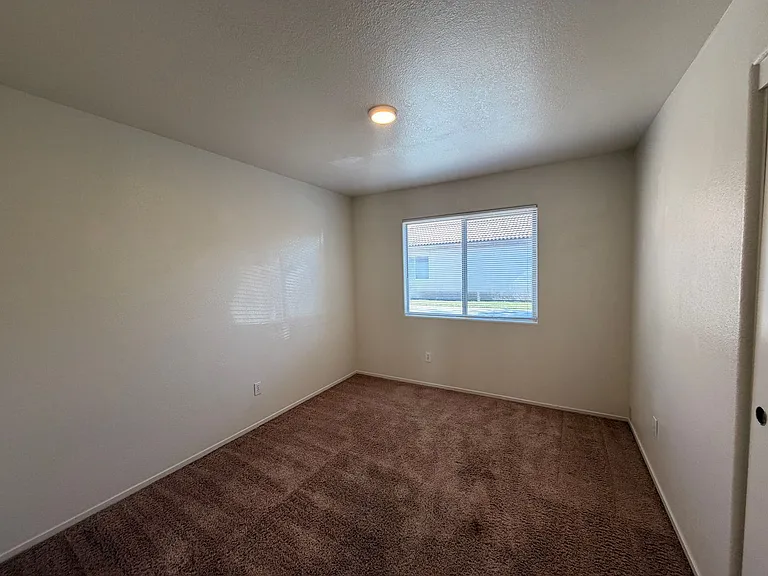 4401 Pebble Creek Dr — Photo 6