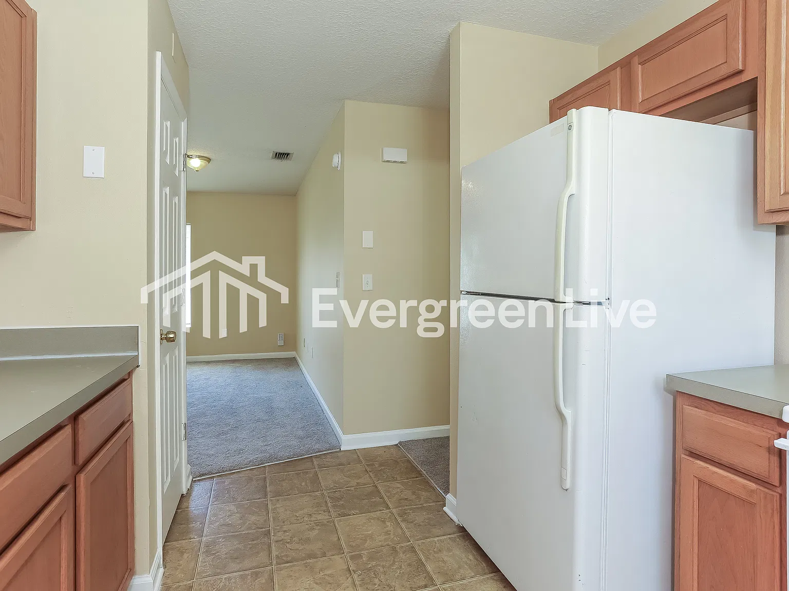 3 bed, 2.0 bath, 1155 sqft, $1,295 — Photo 4