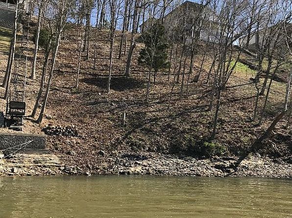5 Cedar Rd, Lake Ozark, MO 65049