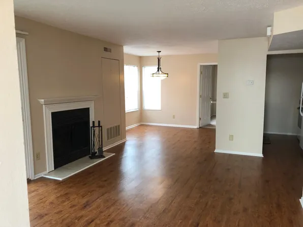 2006 Stoney Run Cir, Broadview Heights, OH 44147