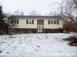 2133 White Oaks Ter, Stroudsburg, PA 18360