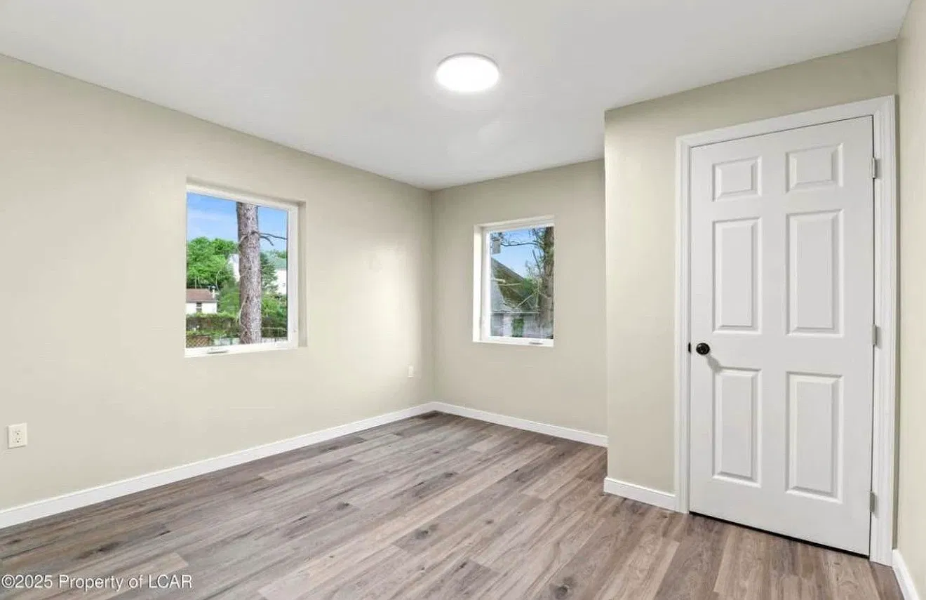 3 bed, $2,200 — Photo 4