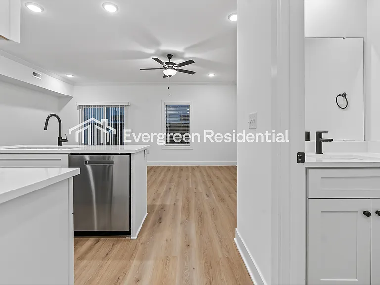 8221 N Berkley Ave — Photo 6