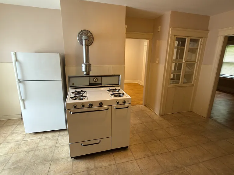 328 Brooks St #1 — Photo 12