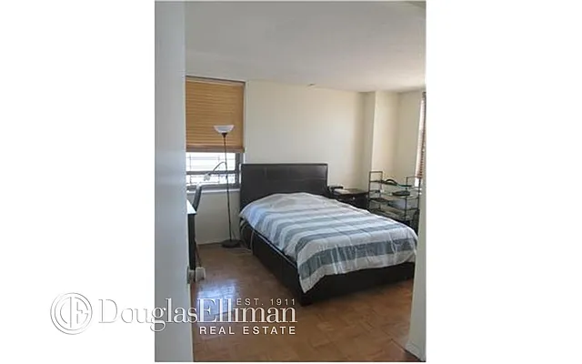 Rented by Douglas Elliman | media 23