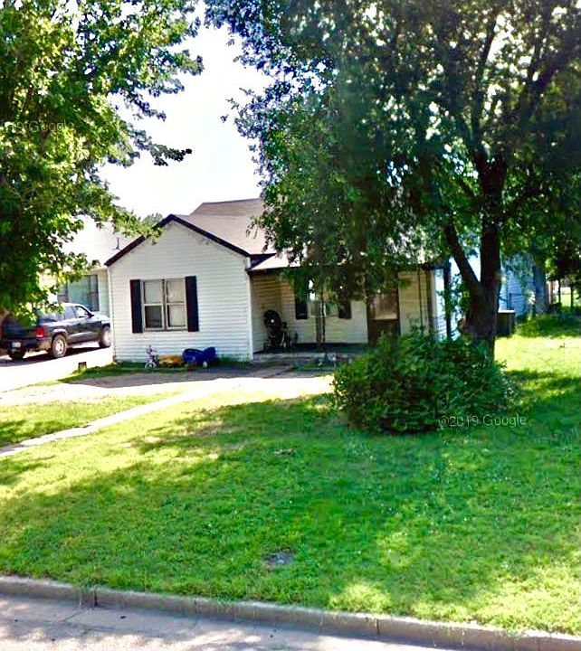 2nd image of 208 N Ash St