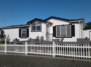 98619 Camellia Dr, Brookings, OR