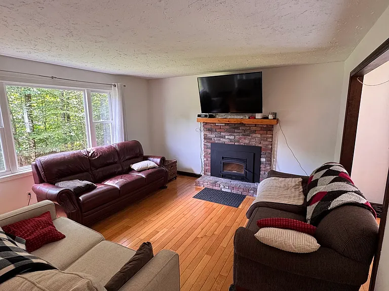 190 Pillsbury Rd — Photo 16