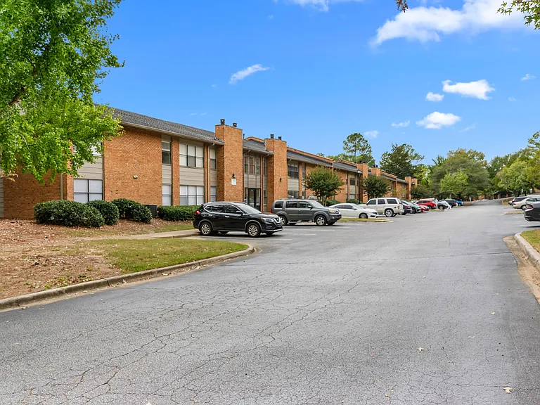 Riverchase Landing Apartments — Photo 29