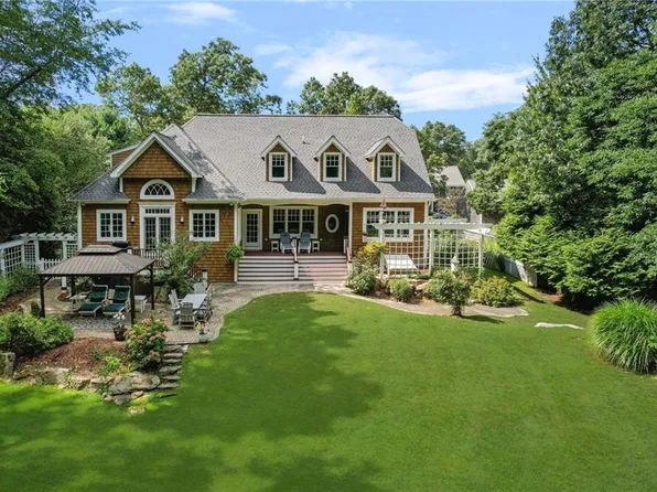 26 Thayer Ave, Narragansett, RI 02882