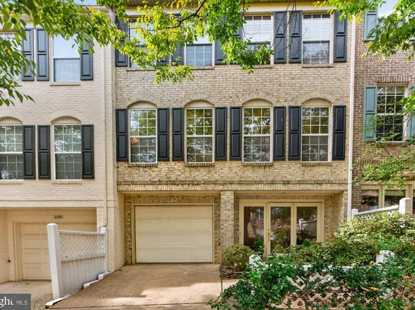 2718 Pembsly Dr, Vienna, VA 22181