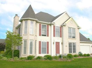2444 Lara Ln, Stevensville, MI 49127