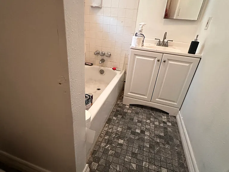 3401 Milbrad St — Photo 3