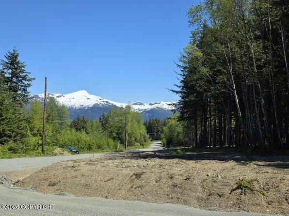 24 Major Rd, Haines, AK 99827