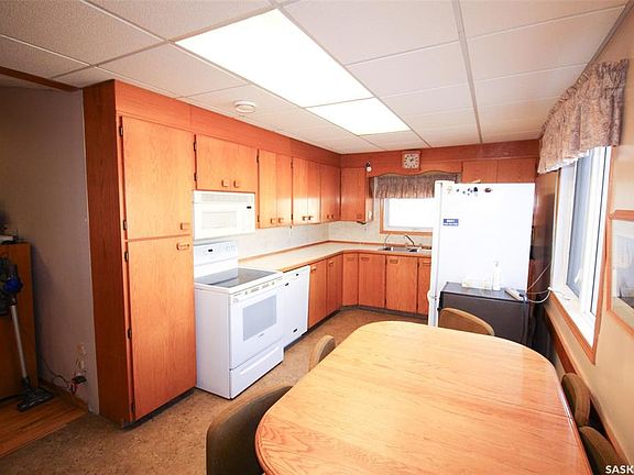 5th image of 8241 Range ROAD