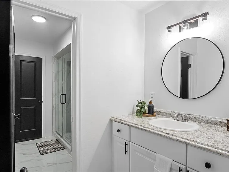 2540 Albany Dr — Photo 31