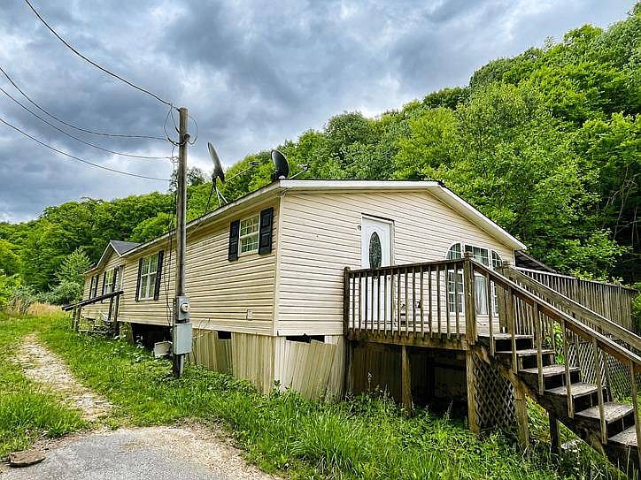 1st image of 61 Hunt Pl