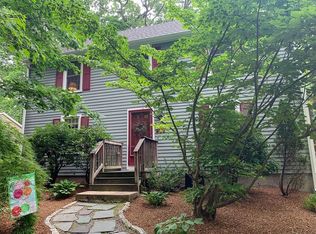 33 Bay Colony Dr, Ashland, MA 01721