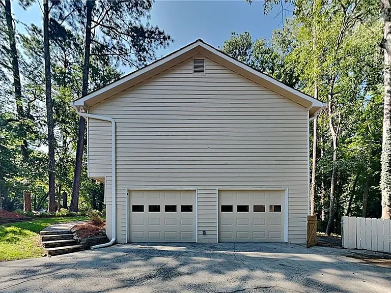 4523 Hickory Grove Dr NW — Photo 18
