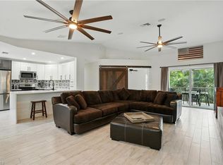 9624 Crescent Garden Dr #J-202, Naples, FL 34109