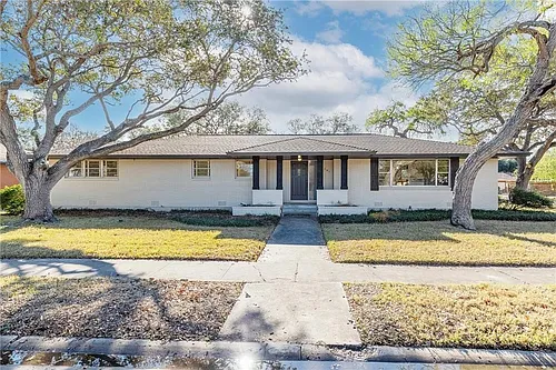 361 Williamson Pl Photo 1