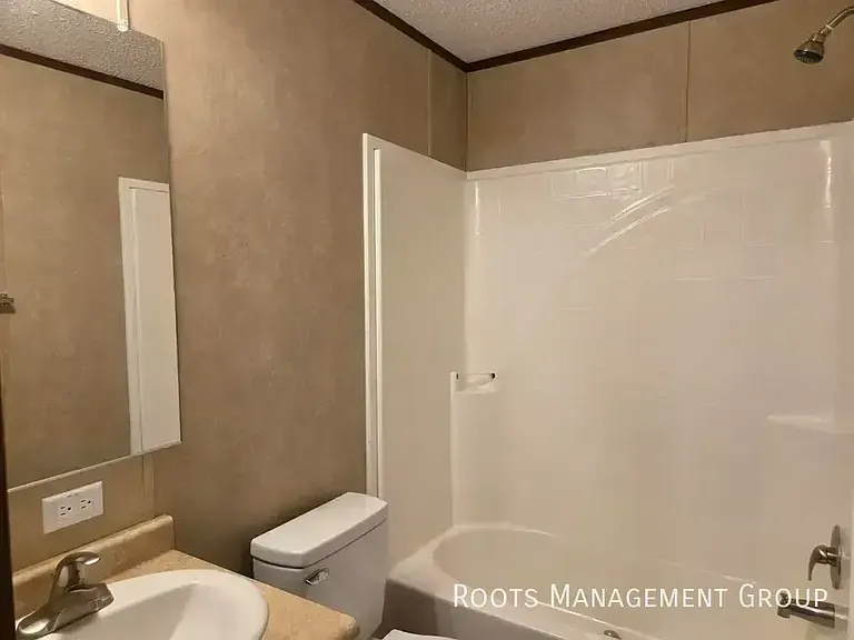 405 Carriage Lane Est #405 — Photo 8