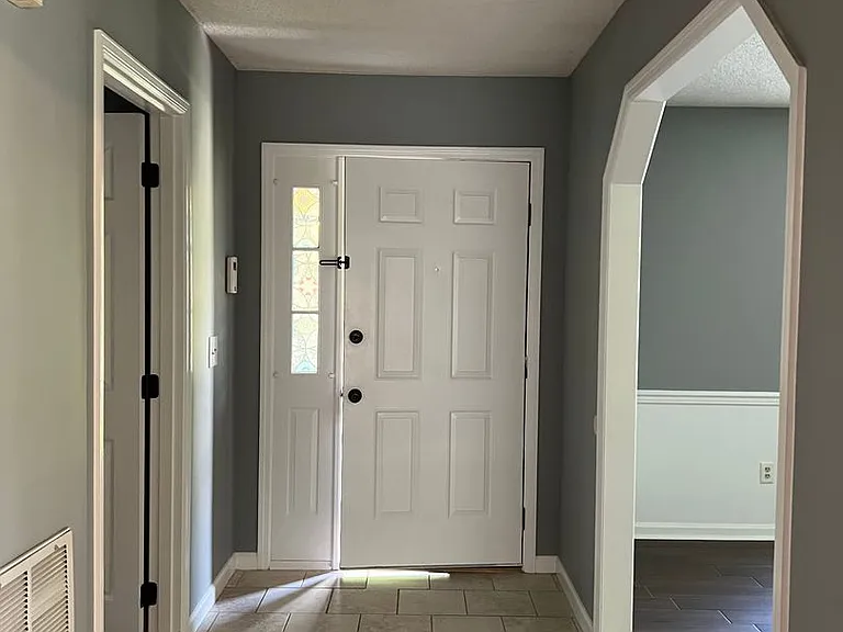 114 Windmere Dr — Photo 23