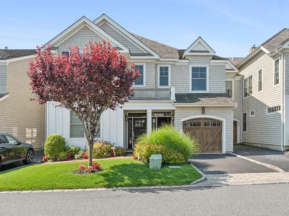 1209 High Pond Ln, Southampton, NY 11968