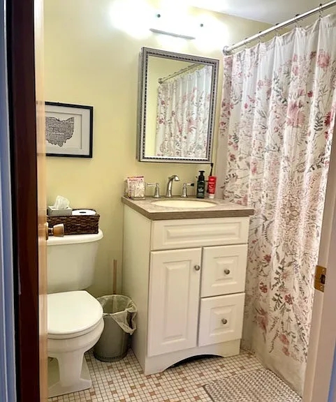 150 Stevens Dr #8 — Photo 3