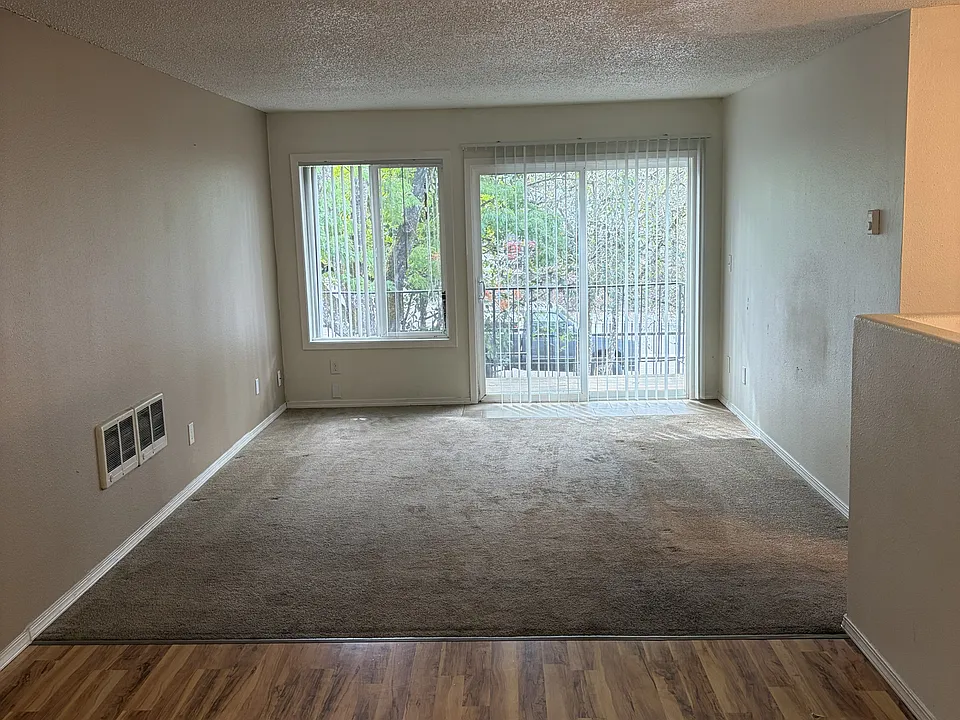 2301 SE Courtney Ave #15
