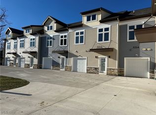 3218 Sutton Rd, Shaker Heights, OH 44120