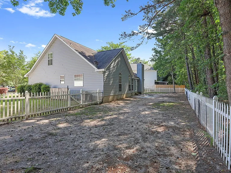 115 Sunrise Ln — Photo 33