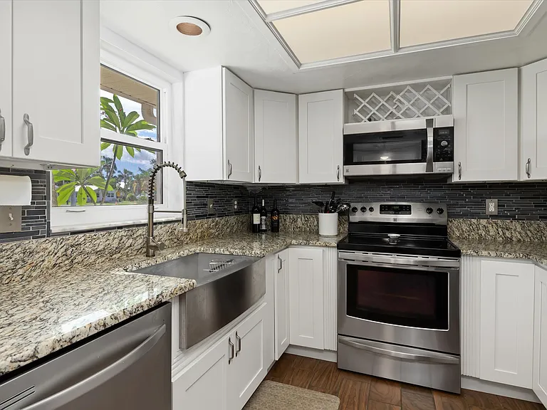 225 W McKenzie St — Photo 28
