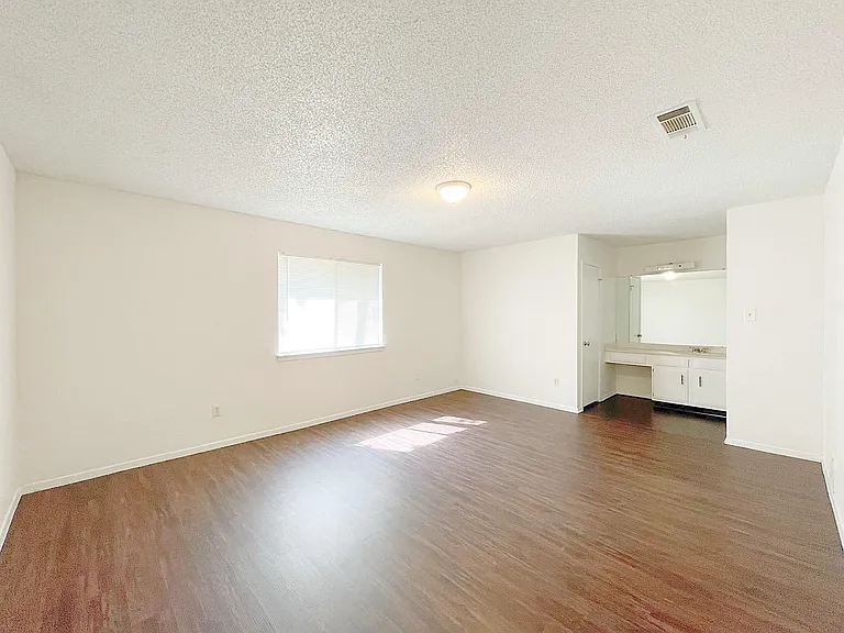 656 Mairo St — Photo 8