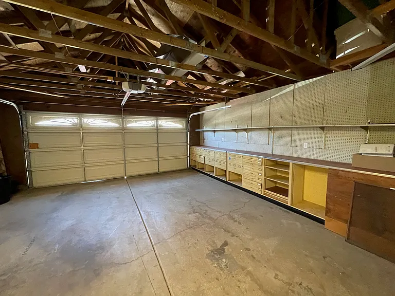 68-1696 Akaula St — Photo 15